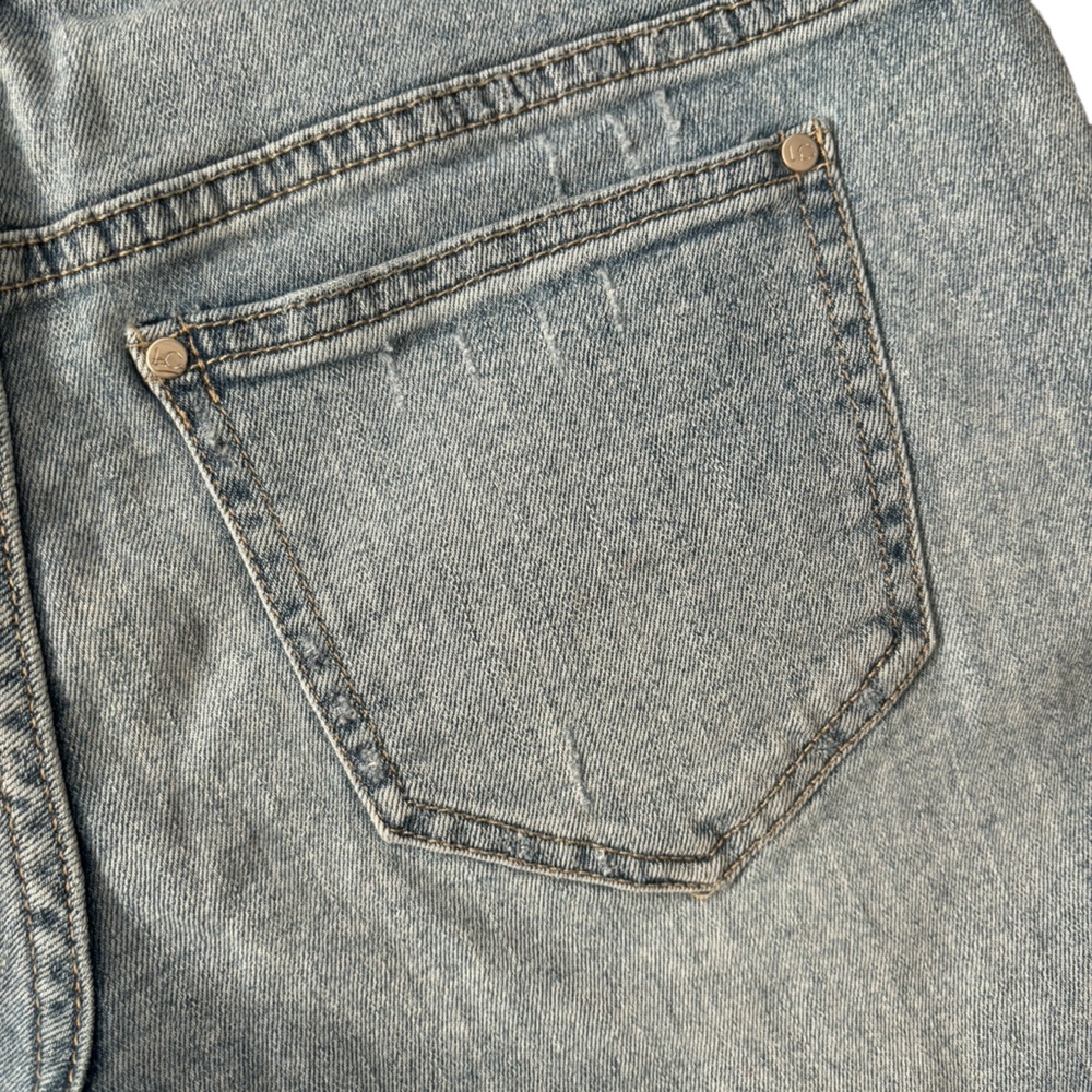 Lauren Conrad Light Wash Distressed Rolled Cuff Jean Shorts 4 - Picture 8 of 13